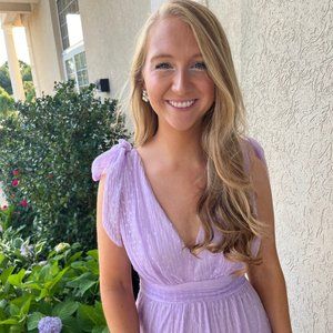 Meet your Posher, Caitlin